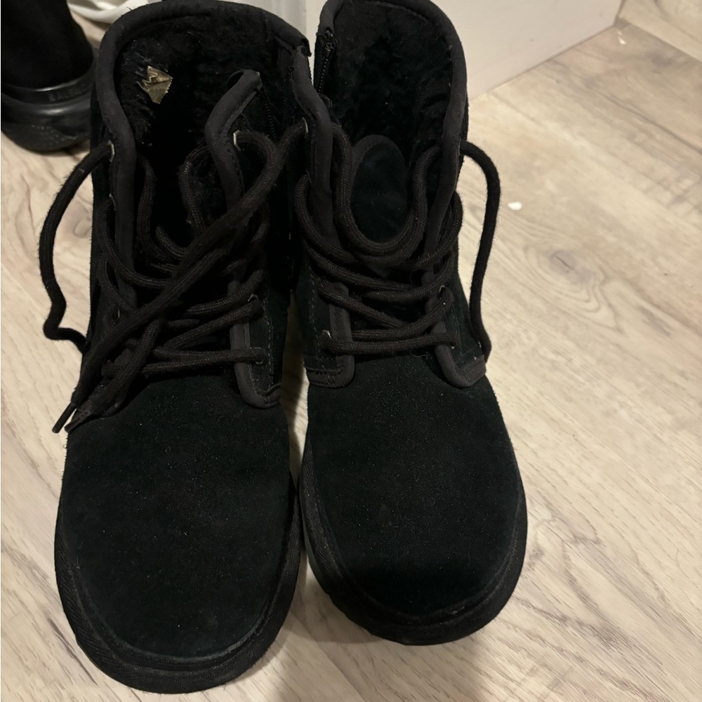 Black Ugg boots